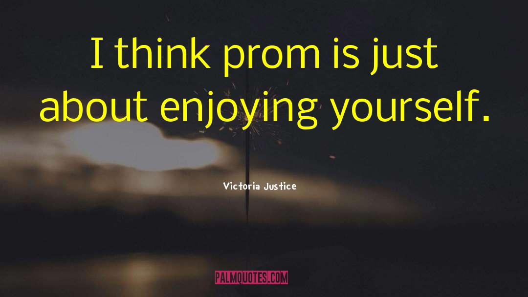 Enjoying Tour With Friends quotes by Victoria Justice