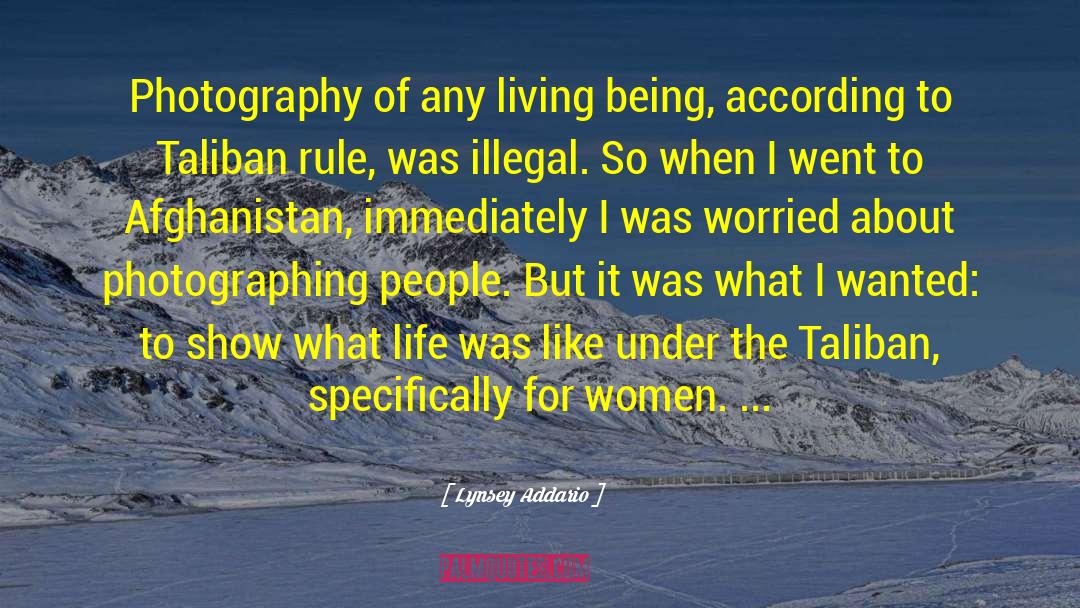 Photographing People quotes by Lynsey Addario